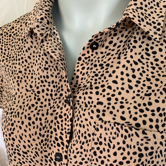 BRAND NEW! Animal dot lightweight button crop top - Picture 3 of 8